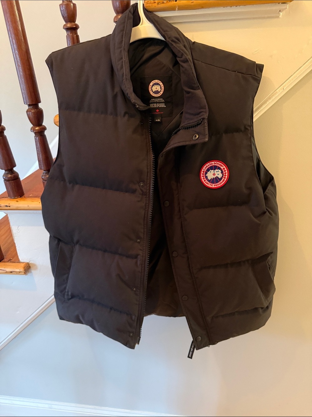 Canada Goose Black Puffer Vest with Red Logo Patch - Picture 4 of 6